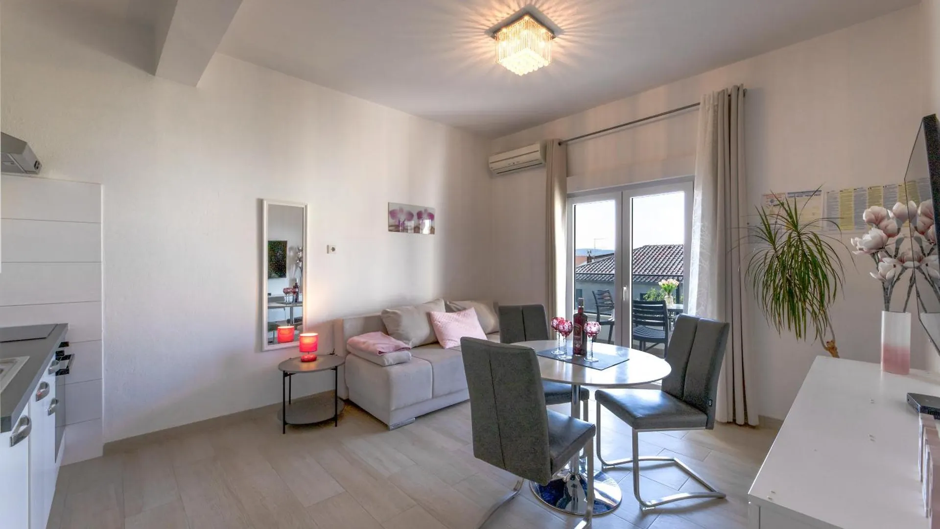 Apartments Bilopavlovic Kastela