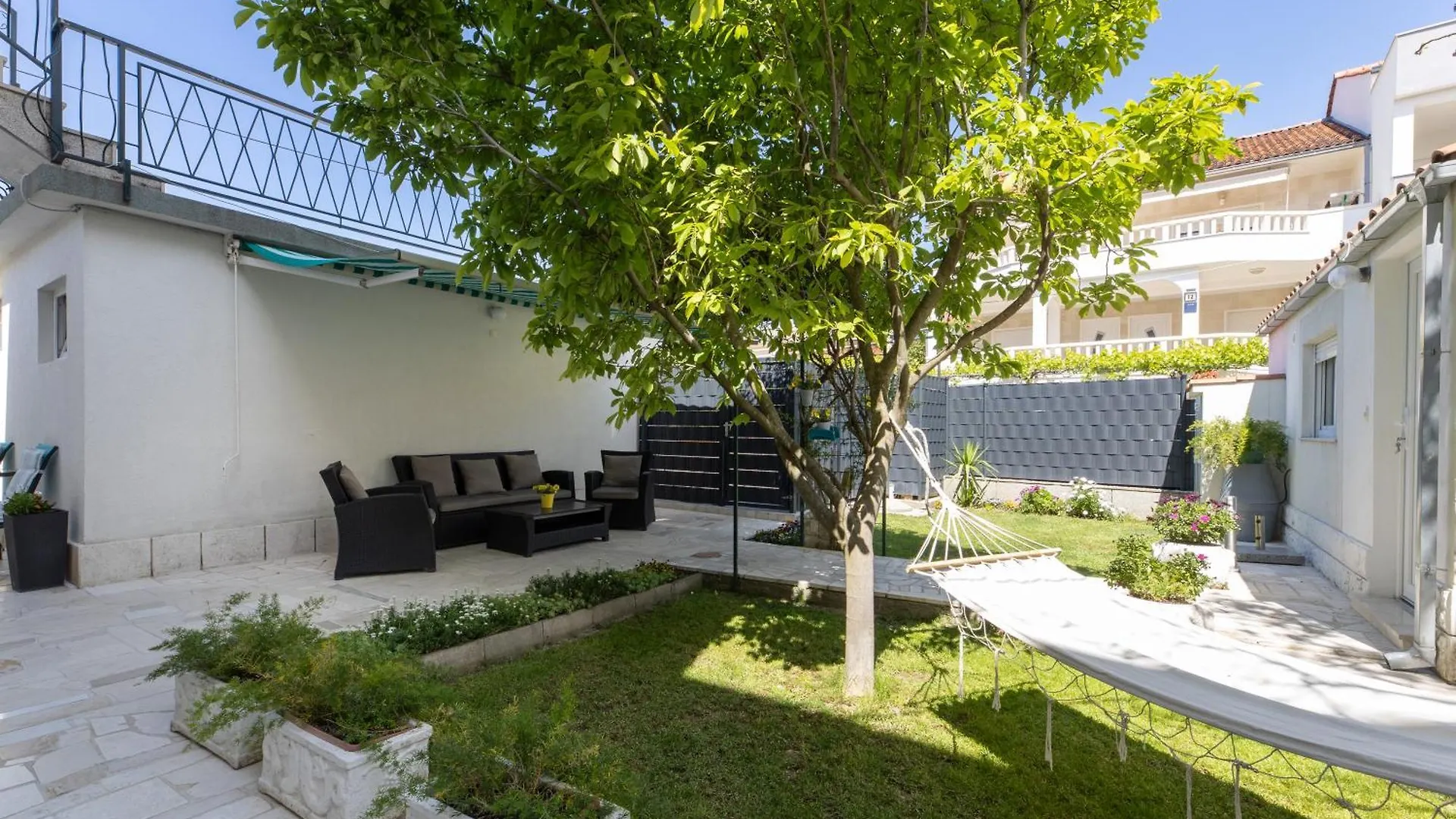 Apartments Bilopavlovic Kastela
